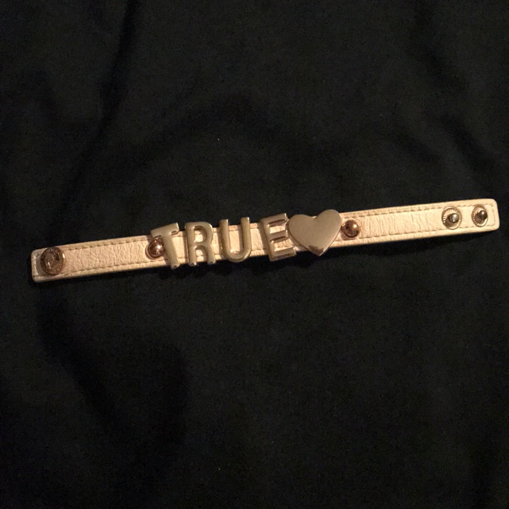 TRUE bracelet